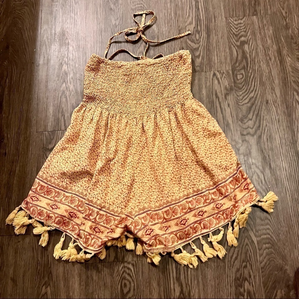 Yak & Yeti brand shorts romper with tie neck - Picture 2 of 4